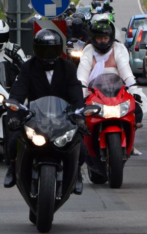 Motorradfahrer-Hochzeitspaar 2012