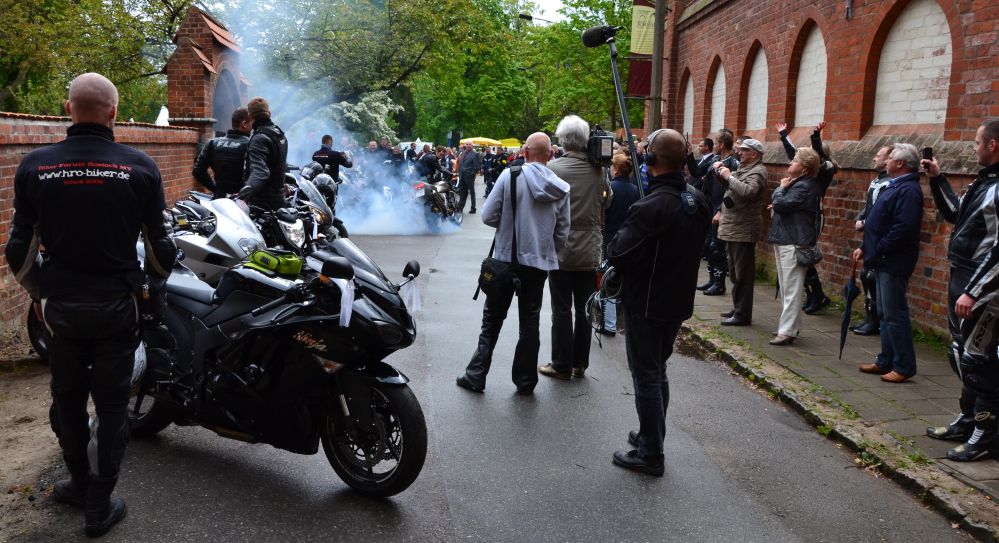 Motorradfahrerhochzeit 2012