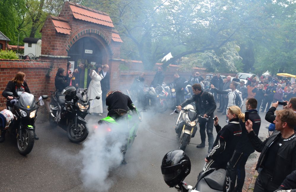 Motorradfahrerhochzeit 2012